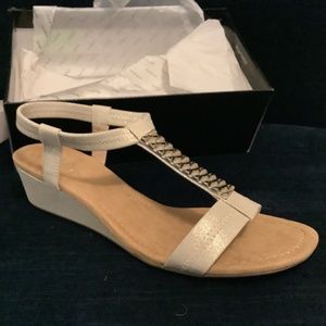 Beautiful Alfani Shimmering cream sandals, size 10